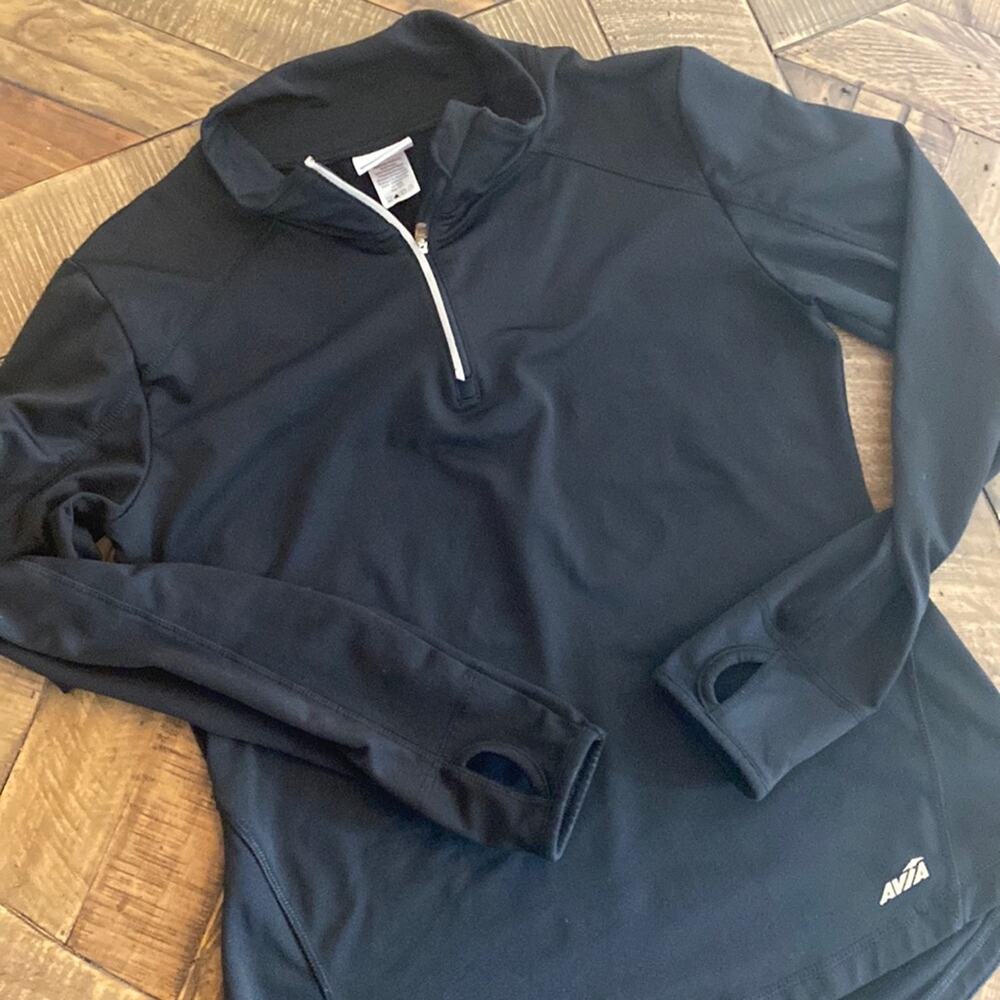 Avis black king sleeve athletic quarter zip pullover.  Black size M